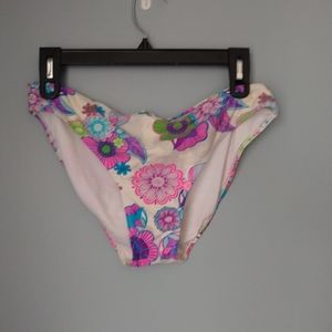 Bikini Bottom, Large colourful Flowers